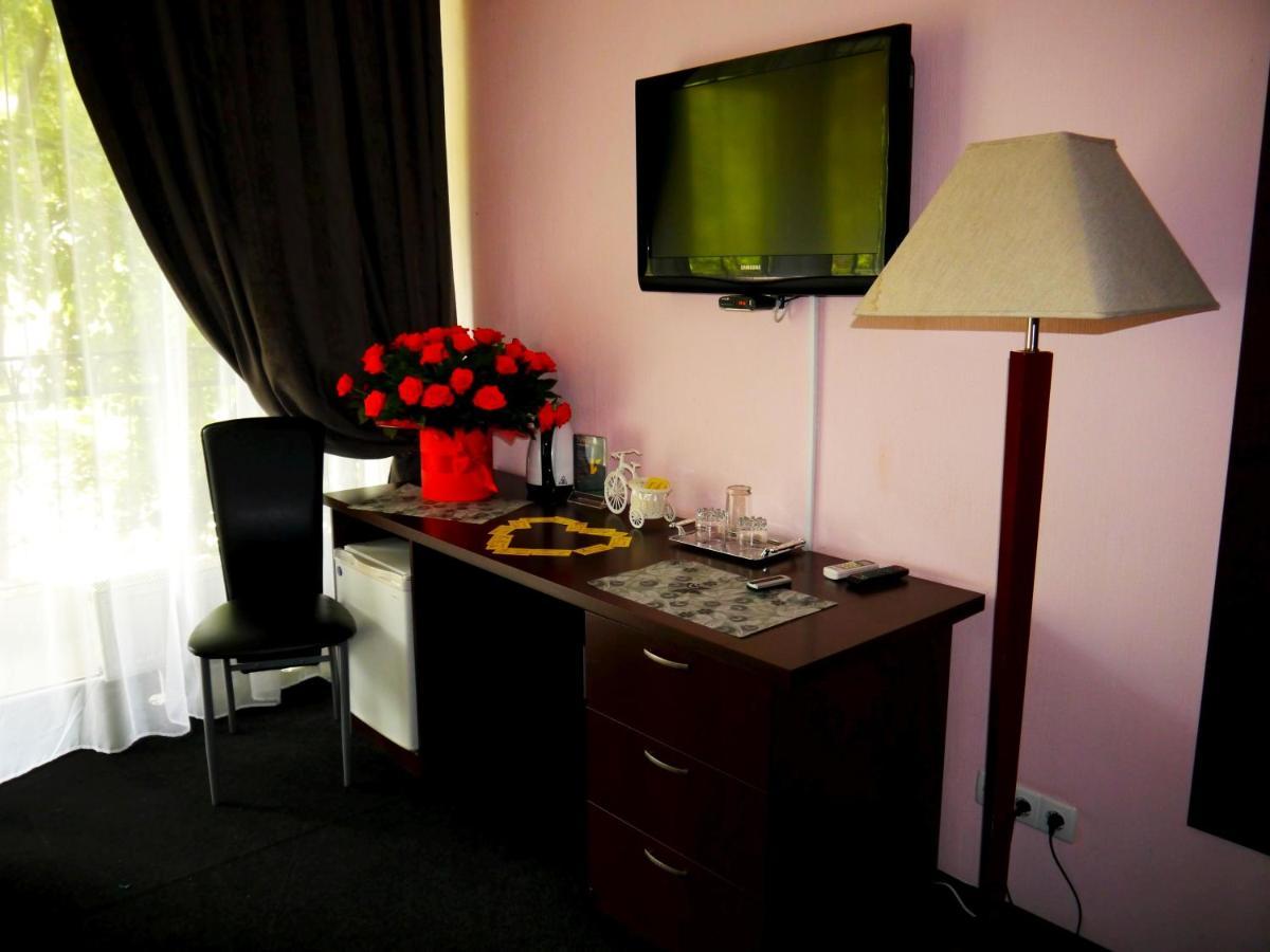 Kizhi Art Hotel Harkiv Dış mekan fotoğraf